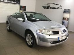 Ljusgrå (grå) Begagnad 2005 Renault Mégane Cabriolet Cab | 39 900 kr (Marknadspris)