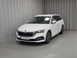 Vit Begagnad 2023 Skoda Octavia Ambition Kombi | 254 900 kr (Marknadspris)