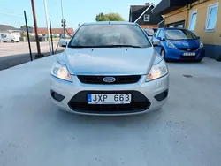 Grå Begagnad 2010 Ford Focus Trend Halvkombi | 32 900 kr (Dyr)