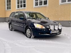 Blå Begagnad 2004 Mitsubishi Lancer Comfort Edition Kombi | 21 500 kr