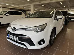 Vit Begagnad 2016 Toyota Avensis Active Sedan | 105 000 kr (Marknadspris)