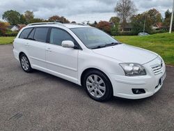 Vit Begagnad 2008 Toyota Avensis Kombi | 28 000 kr (Marknadspris)