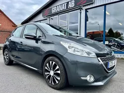 Mörkgrå (grå met) Begagnad 2012 Peugeot 208 Halvkombi | 59 000 kr (Marknadspris)