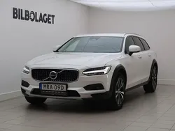 Vit Begagnad 2022 Volvo V90 CC Core Kombi | 349 800 kr (Marknadspris)