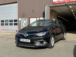 Svart Begagnad 2017 Toyota Auris Touring Sports Executive Kombi | 89 900 kr (Marknadspris)