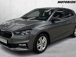 Grå Begagnad 2022 Skoda Fabia Style Halvkombi | 209 000 kr (Marknadspris)