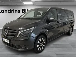 Mörkgrå Begagnad 2023 Mercedes Vito Minibuss | 629 900 kr