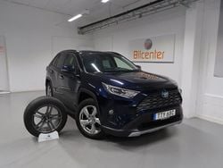 Mörkblå (blå) Begagnad 2020 Toyota RAV4 Hybrid Executive SUV | 349 900 kr (Marknadspris)