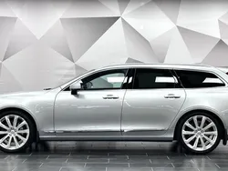 Silver Begagnad 2017 Volvo V90 Inscription Kombi | 279 000 kr (Marknadspris)