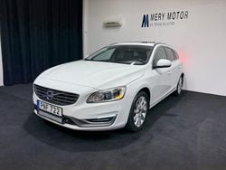 Vit Begagnad 2015 Volvo V60 Momentum Kombi | 139 800 kr (Marknadspris)