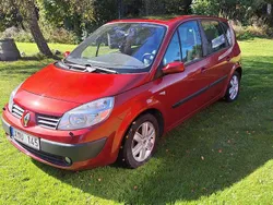 Röd Begagnad 2006 Renault Scénic II Minibuss | 19 500 kr (Marknadspris)