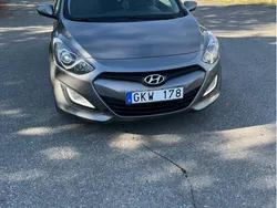 Grå Begagnad 2013 Hyundai i30 Select Halvkombi | 63 000 kr (Marknadspris)