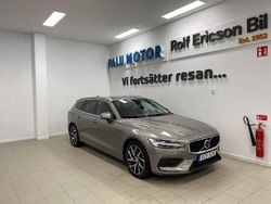 Grå Begagnad 2020 Volvo V60 Momentum Kombi | 289 500 kr (Marknadspris)