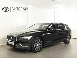 Svart Begagnad 2021 Volvo V60 Kombi | 274 900 kr (Marknadspris)
