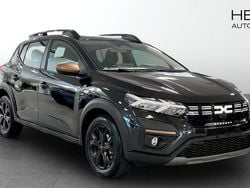 Svart (black) Ny 2025 Dacia Sandero Extreme Halvkombi | 256 200 kr (Marknadspris)