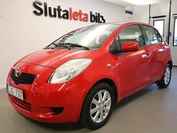 Röd Begagnad 2006 Toyota Yaris Halvkombi | 44 900 kr (Marknadspris)