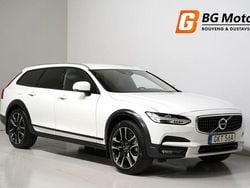 Vit Begagnad 2019 Volvo V90 CC Momentum Kombi | 399 900 kr (Marknadspris)