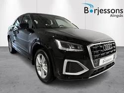 Svart Ny 2024 Audi Q2 Advanced Plus SUV | 349 900 kr (Marknadspris)