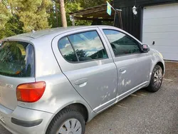 Silver Begagnad 2003 Toyota Yaris Halvkombi | 22 000 kr (Marknadspris)