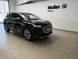 Svart Begagnad 2022 Audi Q4 Sportback e-tron Advanced SUV | 399 900 kr