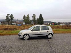 Begagnad 2005 Renault Clio II Halvkombi | 18 500 kr