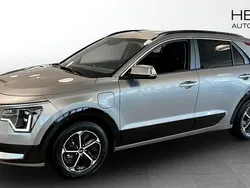 Grå (grey) Ny 2025 Kia Niro Advance SUV | 367 666 kr (Bra pris)