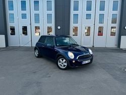 Mörkblå (blå) Begagnad 2006 Mini ONE Salt Halvkombi | 36 900 kr (Marknadspris)