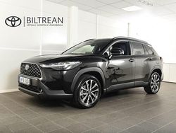 Svart (svartmetallic) Begagnad 2024 Toyota Corolla Cross Style SUV | 379 900 kr (Marknadspris)
