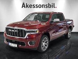 Röd Ny 2025 RAM 1500 Pickup | 1 361 250 kr (Marknadspris)
