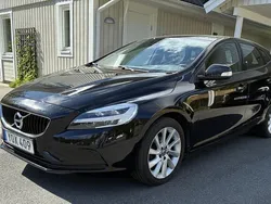 Svart Begagnad 2018 Volvo V40 Kinetic Kombi | 149 000 kr (Marknadspris)