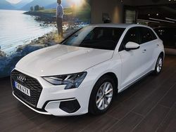 Vit Begagnad 2023 Audi A3 Sportback Proline Halvkombi | 239 000 kr (Marknadspris)
