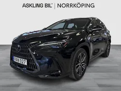 Svart Begagnad 2023 Lexus NX450h+ Luxury Line SUV | 609 000 kr (Marknadspris)