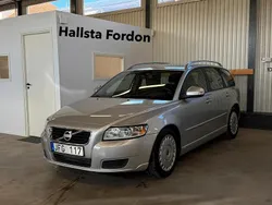 Ljusgrå (grå) Begagnad 2012 Volvo V50 Kinetic Kombi | 59 900 kr (Marknadspris)