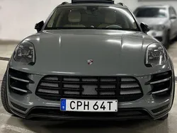 Grå Begagnad 2016 Porsche Macan Turbo SUV | 388 000 kr