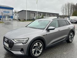 Grå Begagnad 2020 Audi e-tron Proline SUV | 239 900 kr (Lite dyr)