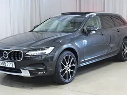 Grå Begagnad 2018 Volvo V90 CC Kombi | 299 900 kr (Marknadspris)