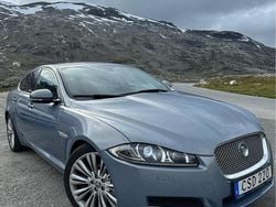 Blå Begagnad 2013 Jaguar XF S Sedan | 119 000 kr (Marknadspris)