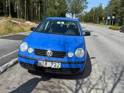 Blå Begagnad 2004 VW Polo Basis Halvkombi | 45 000 kr (Dyr)
