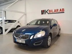Blå Begagnad 2012 Volvo V60 Momentum Kombi | 114 900 kr (Marknadspris)