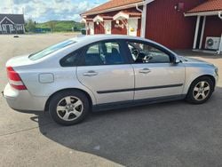 Grå Begagnad 2007 Volvo S40 Kinetic Sedan | 5 000 kr (Superpris)