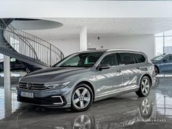 Grå Begagnad 2022 VW Passat GTE Kombi | 329 000 kr (Marknadspris)