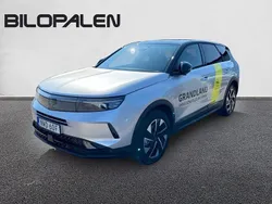 Grå (kristall silver /m/) Begagnad 2024 Opel Grandland X SUV | 414 900 kr (Marknadspris)