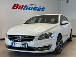 Vit Begagnad 2015 Volvo V60 Momentum Kombi | 163 000 kr (Marknadspris)