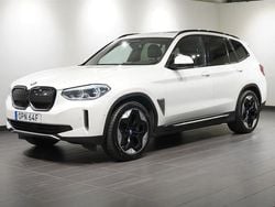 Mineralvit metallic Begagnad 2021 BMW iX3 Shadowline SUV | 369 500 kr (Bra pris)