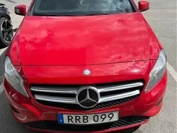 Röd Begagnad 2014 Mercedes A180 Urban Halvkombi | 135 000 kr (Lite dyr)