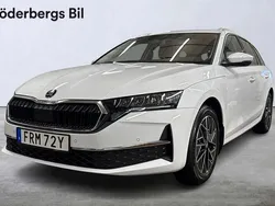Vit Ny 2024 Skoda Octavia Selection Kombi | 373 400 kr (Marknadspris)