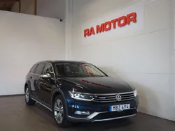 Mörkblå Begagnad 2015 VW Passat Alltrack Kombi | 199 900 kr (Marknadspris)