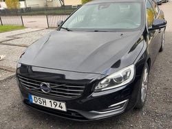 Svart Begagnad 2015 Volvo S60 Summum Sedan | 149 000 kr (Marknadspris)