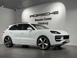 Vit (white) Begagnad 2024 Porsche Cayenne SUV | 1 149 000 kr (Superpris)