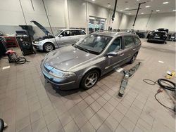 Grå Begagnad 2002 Renault Laguna GrandTour Initiale Paris Kombi | 28 000 kr
